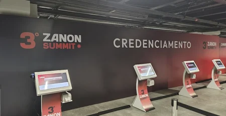 Aluguel de totens e sistema de credenciamento